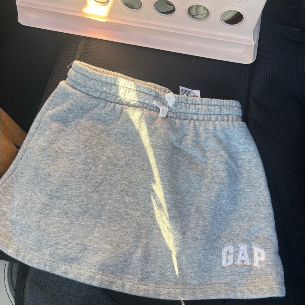 GAP Heather Gray Elastic Waist Skirt